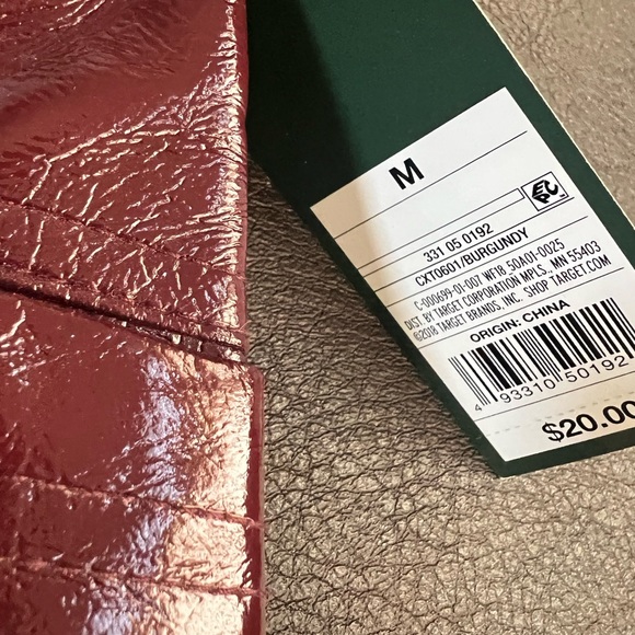 Beautiful maroon FAKE leather mini skirt - Picture 6 of 7